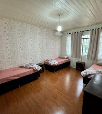 Imagem com fotos das acomodações